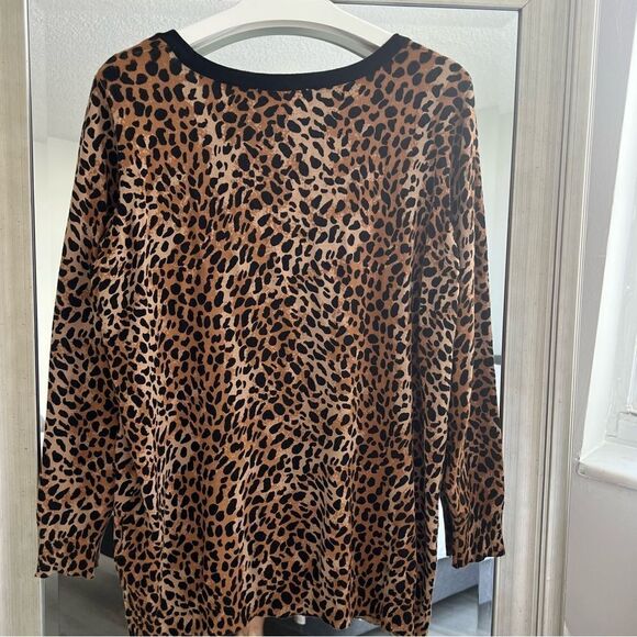 CAROLYN TAYLOR Cheetah Print Sweater      Size 1X. - Picture 4 of 7
